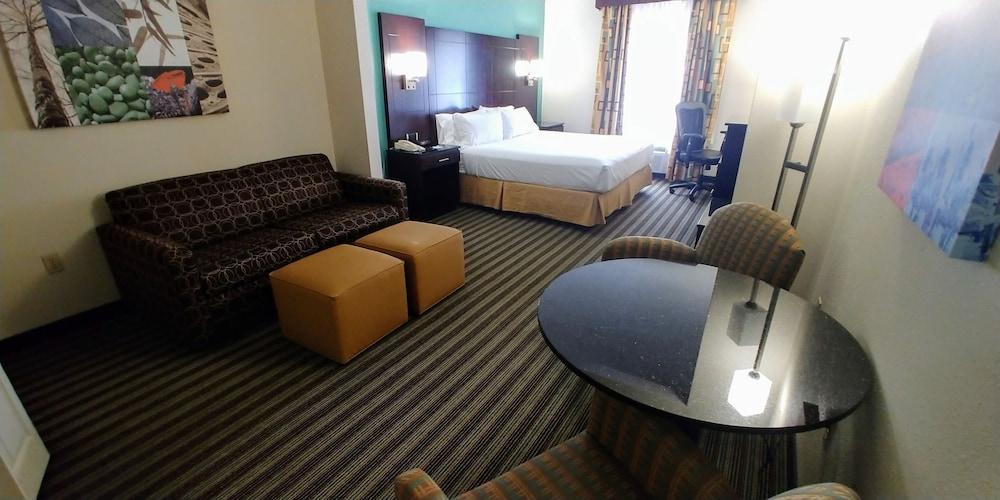 Holiday Inn Express West Point by IHG photo 8