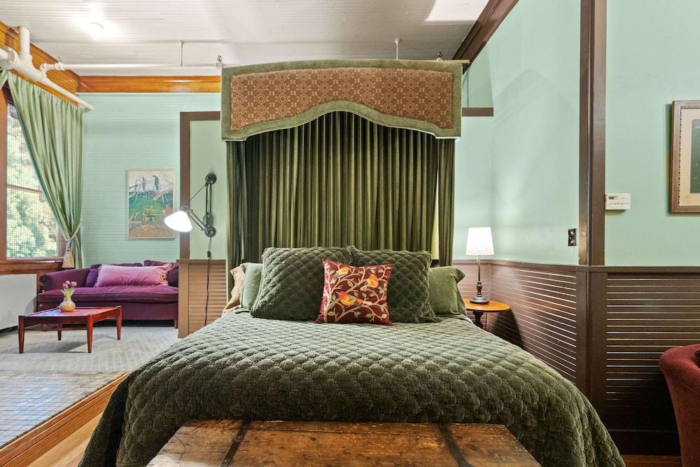 Mccloud Mercantile Hotel photo 65