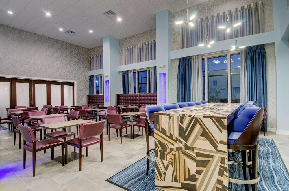 Hampton Inn & Suites Boston/Stoughton photo 2
