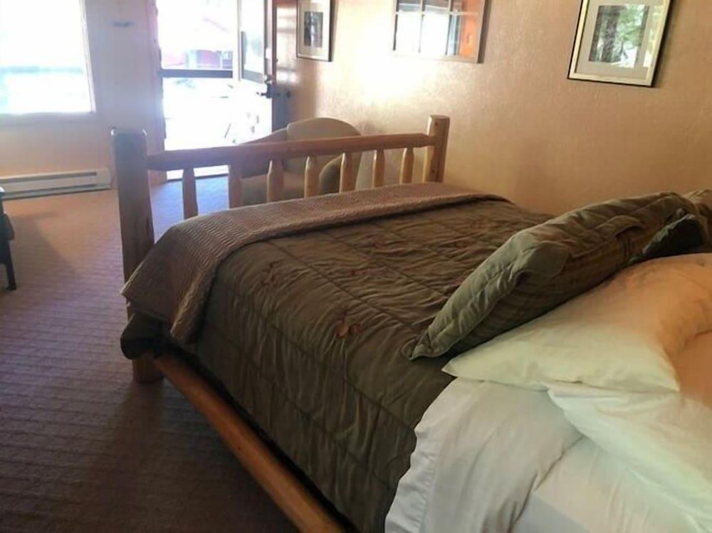 Reflections Inn photo 35