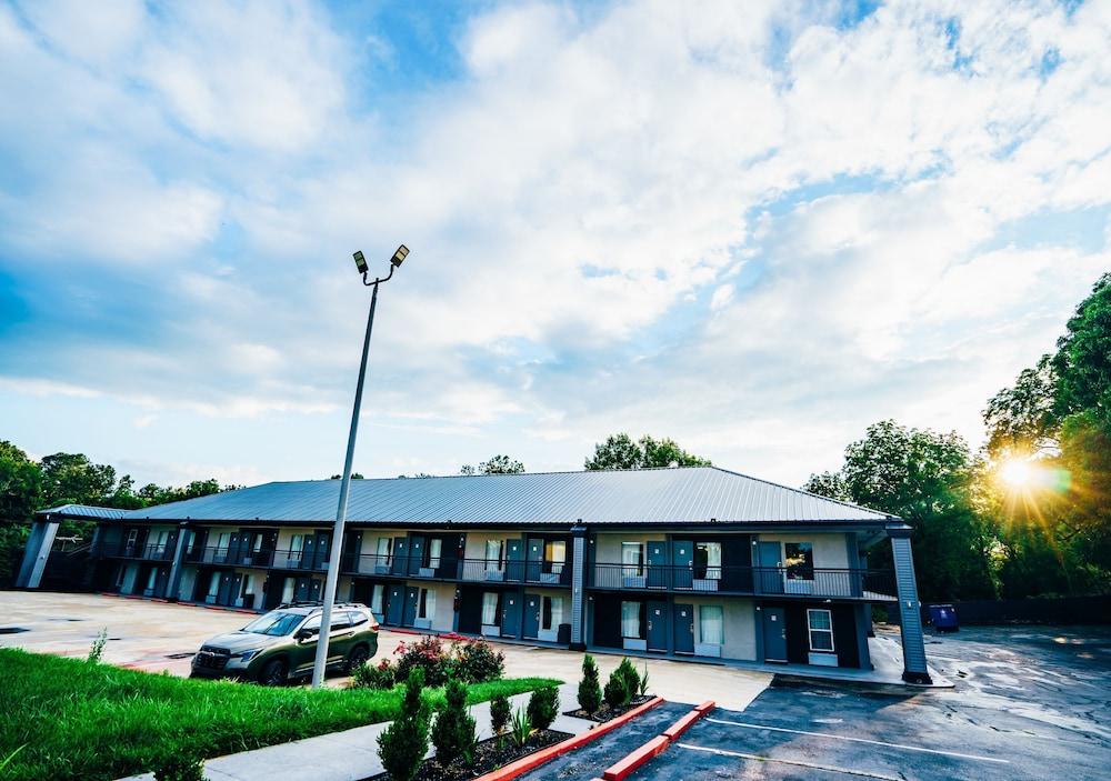 Lx Hotel, Powered by ACW Circle photo 13