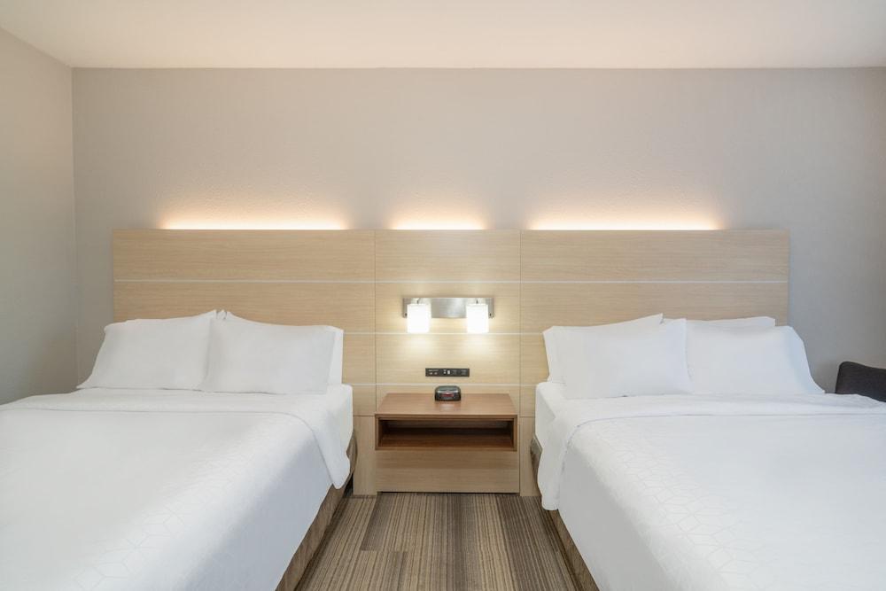 Holiday Inn Express Hotel & Suites Magee by IHG photo 19