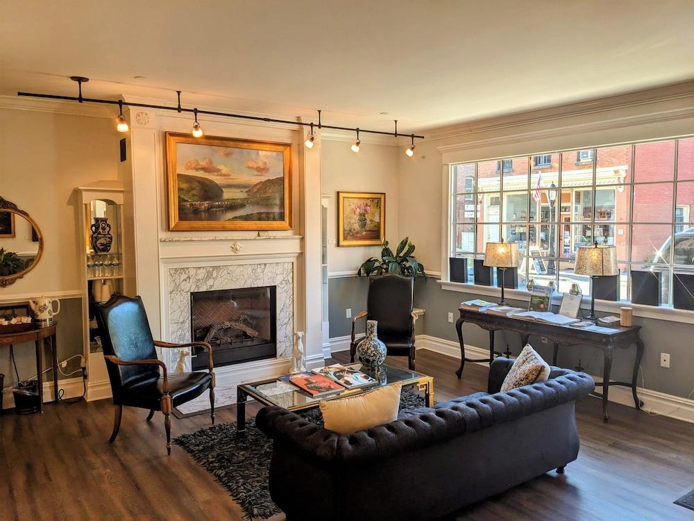 The Dutchess Inn and Spa at Beacon photo 2