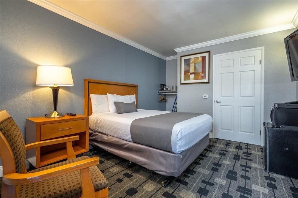 SOMA Park Inn – Civic Center photo 22