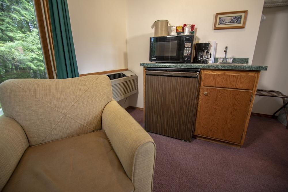 Ridges Inn & Suites photo 29