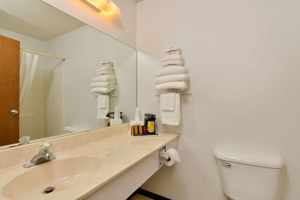 Americas Best Value Inn & Suites Clear Lake photo 10