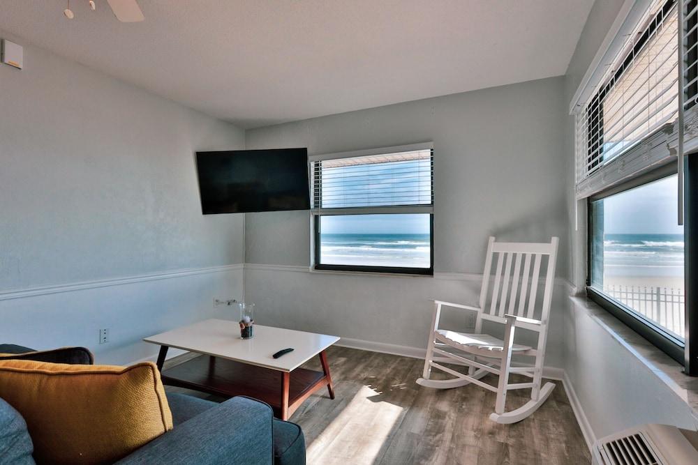 Coastal Waters Inn photo 92