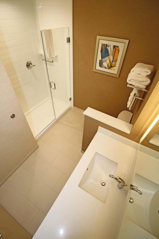 Fairfield Inn & Suites by Marriott London photo 14
