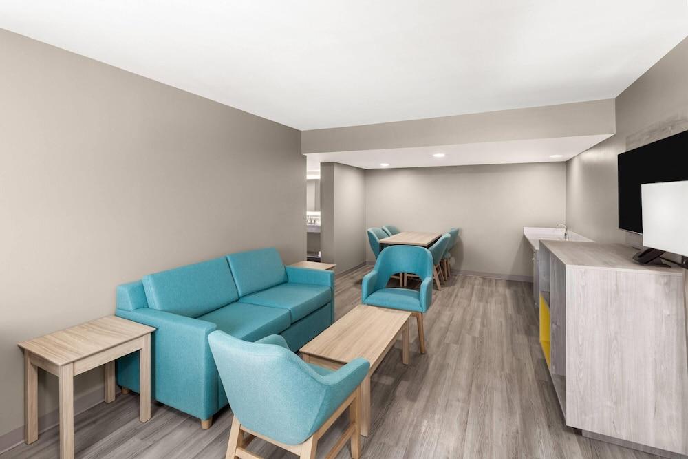 Days Inn by Wyndham Kenner/New Orleans Airport South photo 19