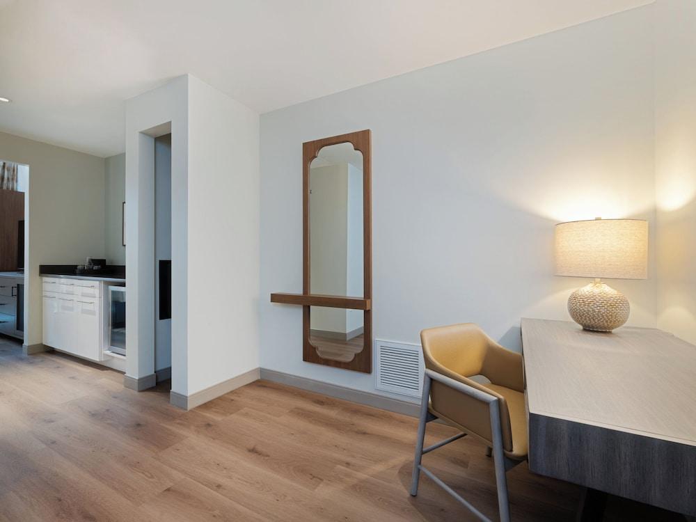 Hotel Indigo Asheville Downtown by IHG photo 90