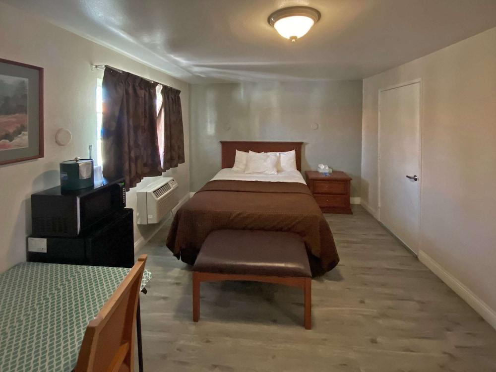 Rodeway Inn Ventura Midtown photo 25