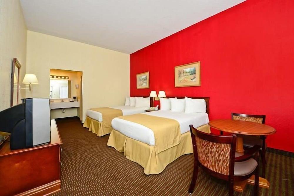 Manchester Heritage Inn And Suites photo 1