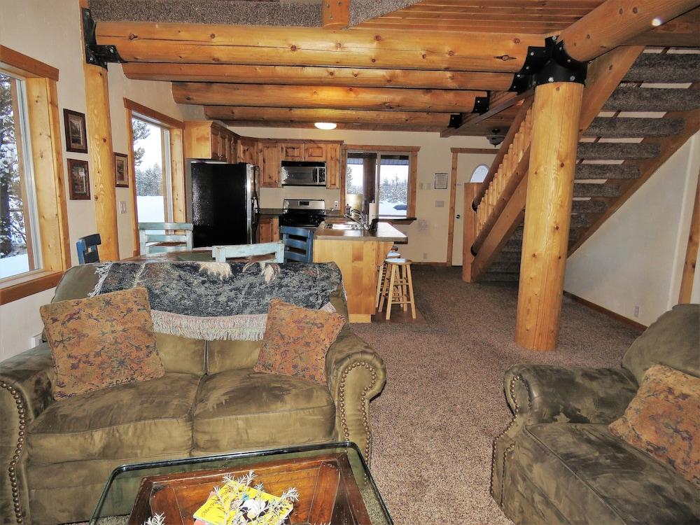 The Hideaway Hostel near Yellowstone photo 28
