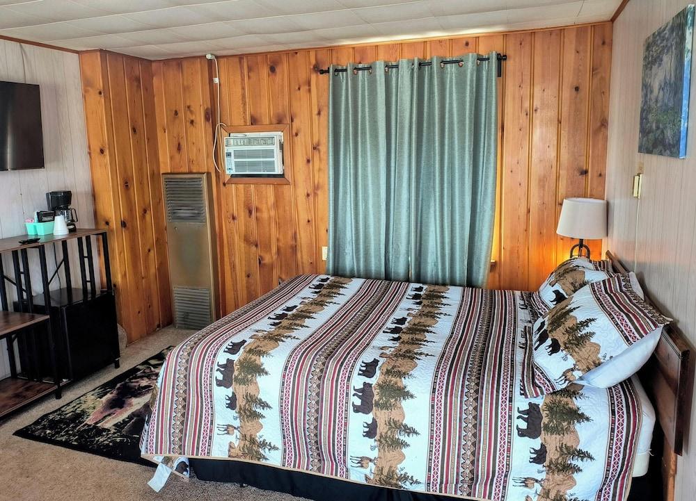 Big Sky Motel photo 10
