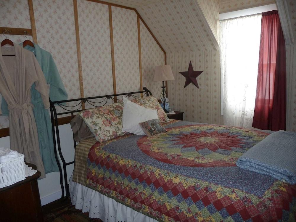 The Twin Lakes Inn photo 11