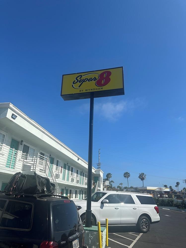Super 8 by Wyndham Oceanside Downtown photo 95
