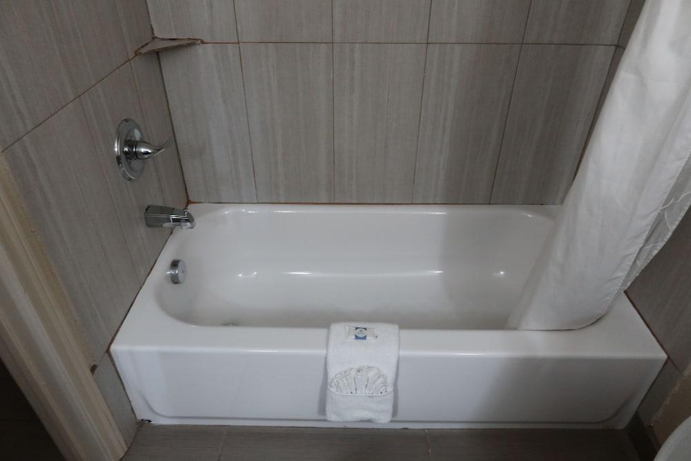 West Worth Inn and Suites photo 25