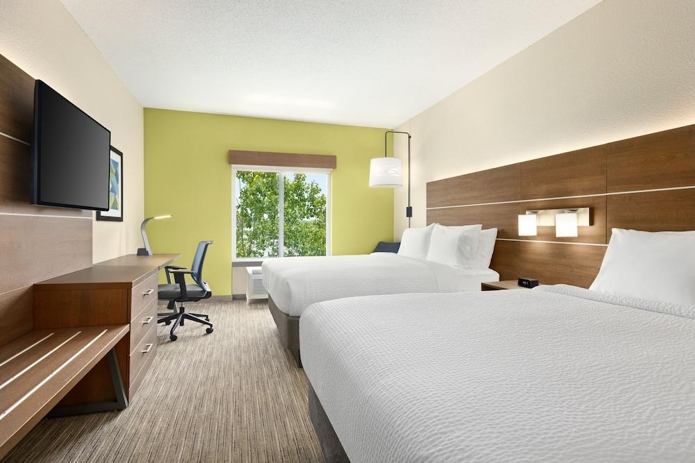 Holiday Inn Express & Suites Akron Regional Airport Area by IHG photo 48