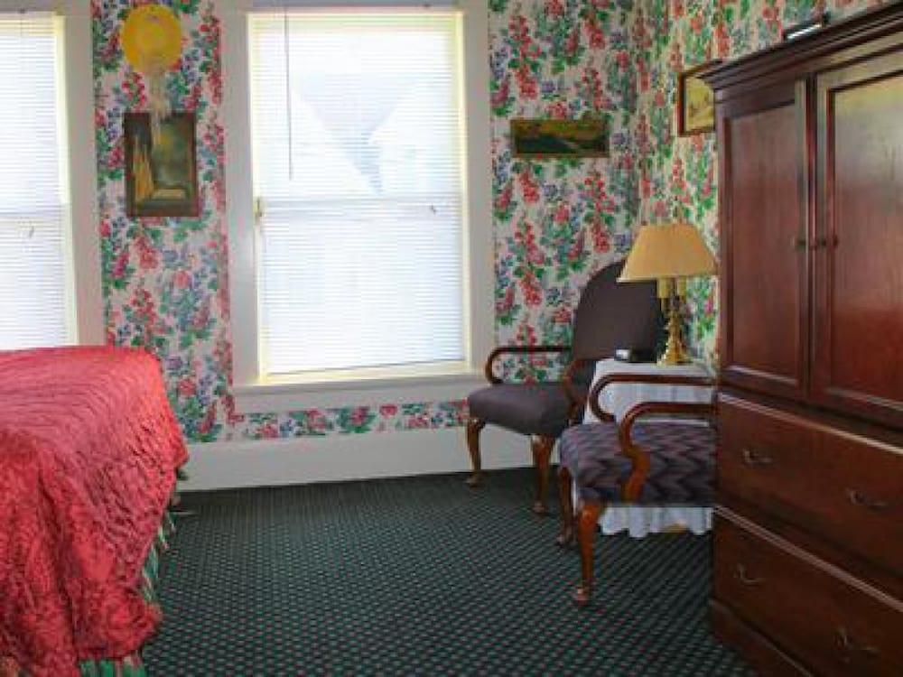 Inn on Mackinac photo 19