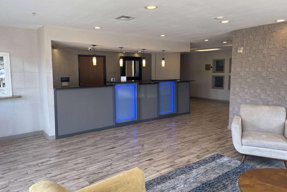Days Inn by Wyndham Mesquite Rodeo TX photo 3