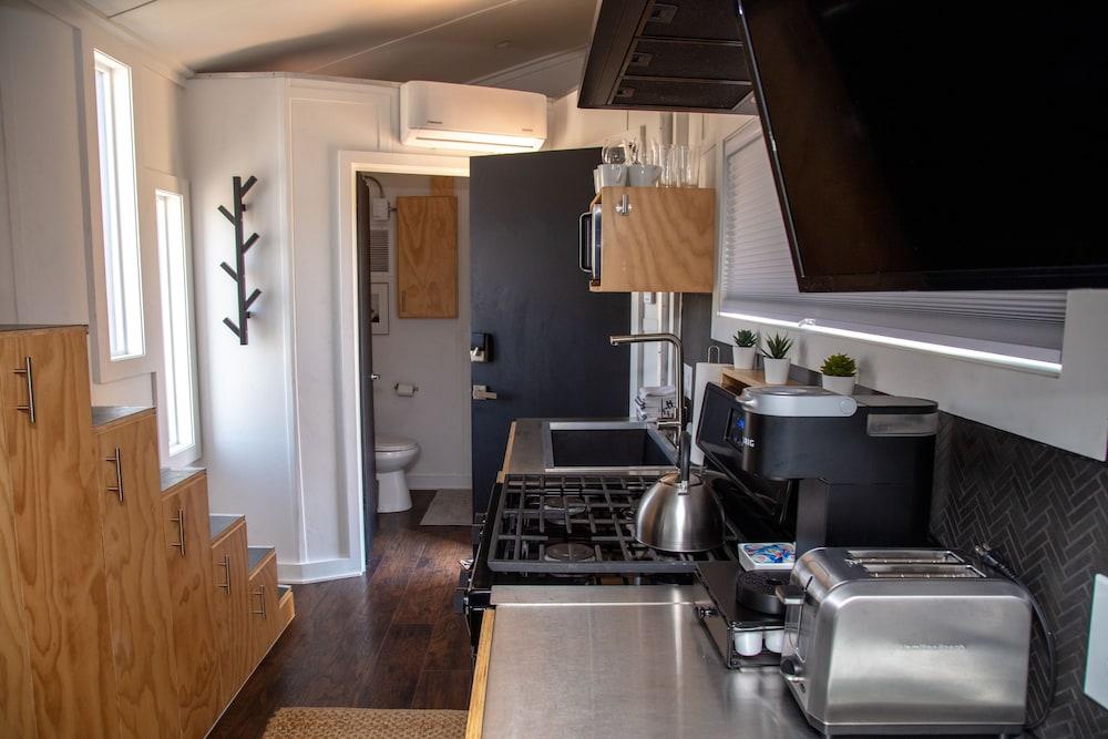 Trail and Hitch Tiny Home Hotel and RV photo 16