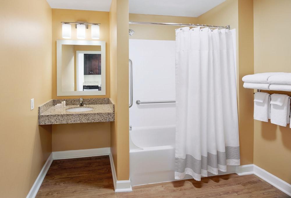 TownePlace Suites by Marriott Houston Intercontinental Arpt photo 10