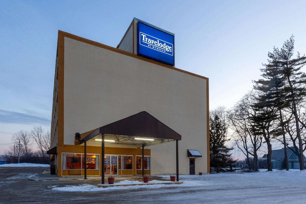 Travelodge by Wyndham Cleveland Airport photo 1