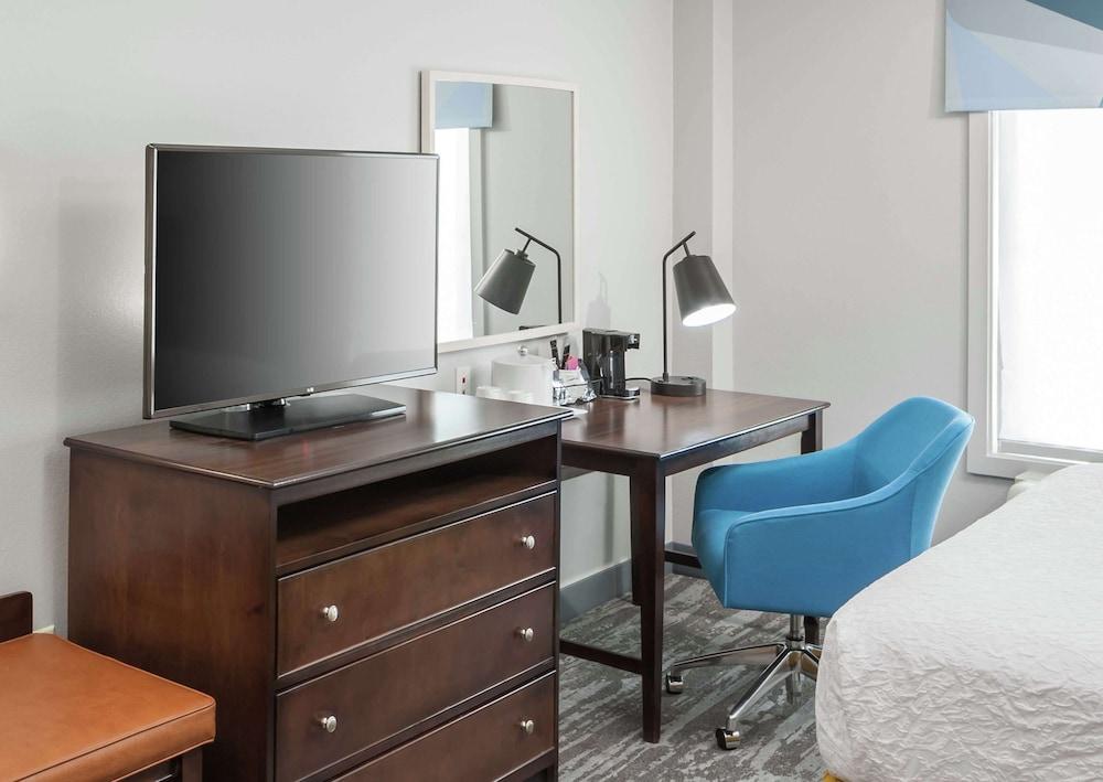 Hampton Inn & Suites by Hilton Miami-Doral/Dolphin Mall photo 10