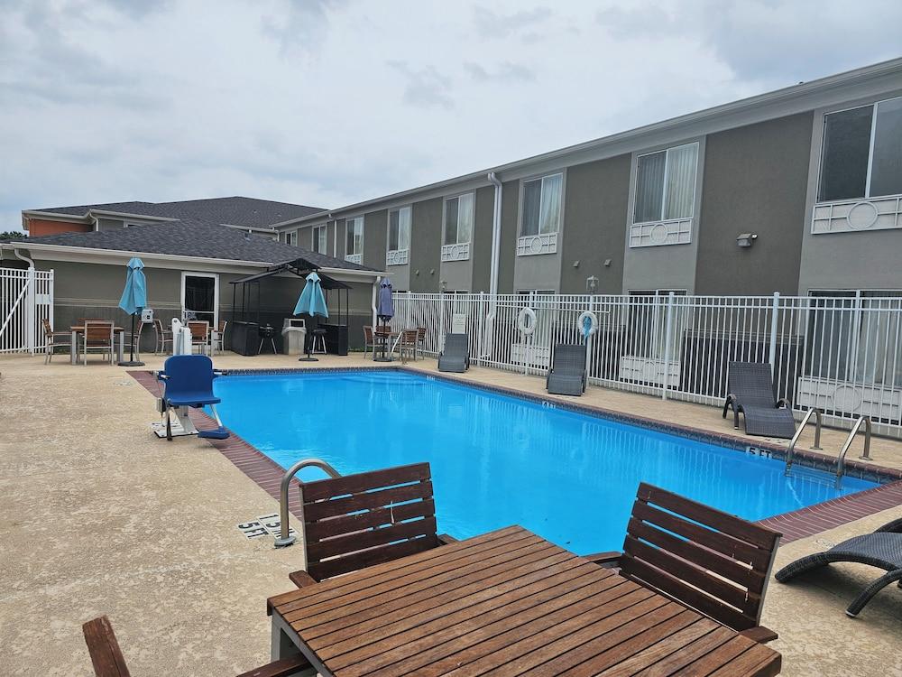 Express Inn Leesville Ft Johnson, SureStay Collection by BW photo 31