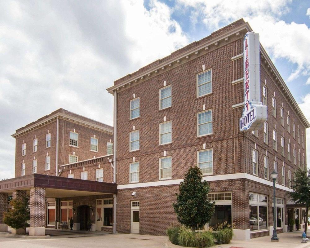 Liberty Hotel, an Ascend Collection Hotel — hotel in Cleburne