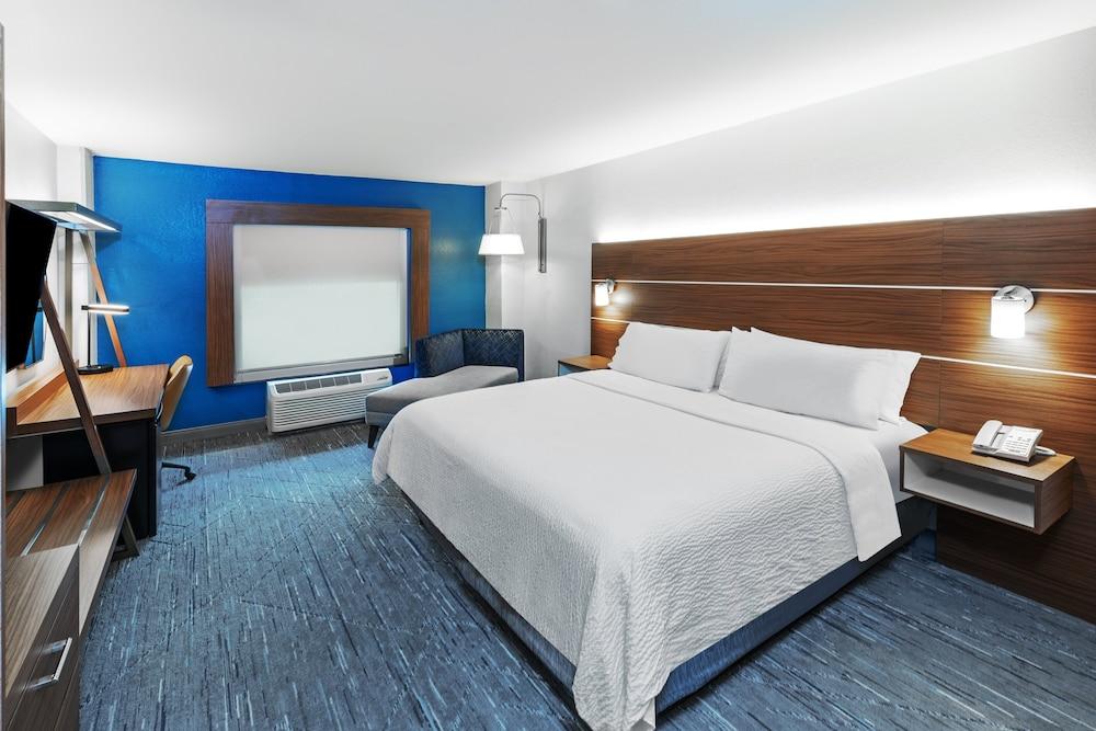 HI Express El Paso Downtown by IHG photo 26