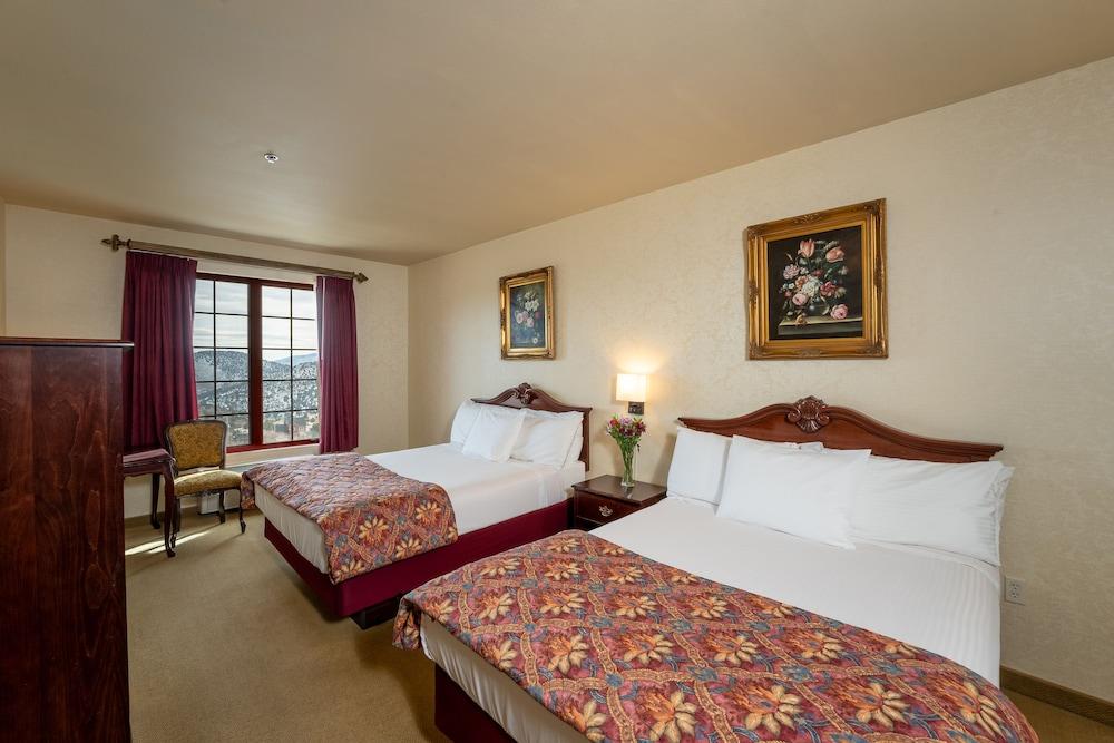 Silverland Inn and Suites photo 7