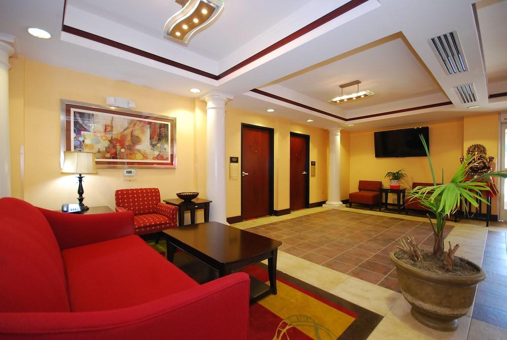 Paradise Inn & Suites photo 14