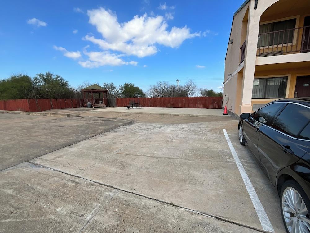 Executive inn & Suites photo 25