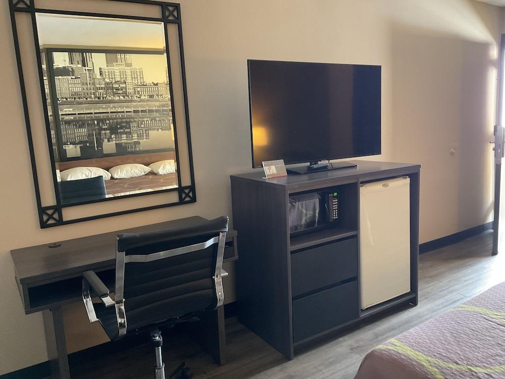Super 8 by Wyndham Chattanooga/East Ridge photo 53
