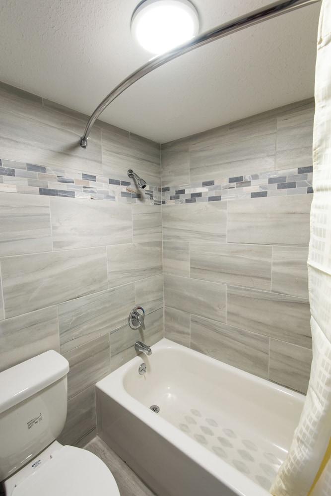 Regency Inn And Suites Nashville photo 7