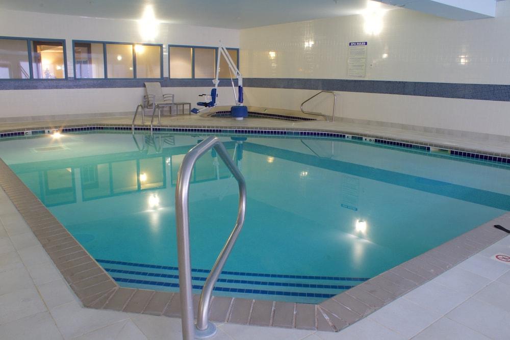 Holiday Inn Express & Suites Vadnais Heights by IHG photo 46