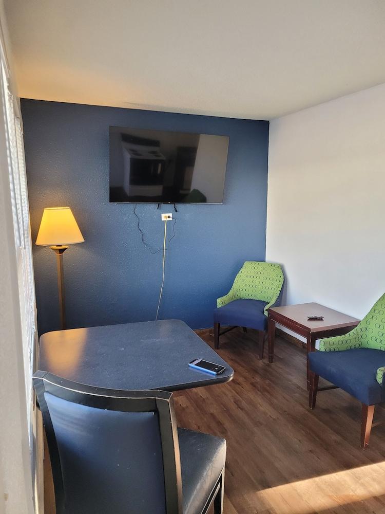 Custom Stay Thief River Falls photo 3