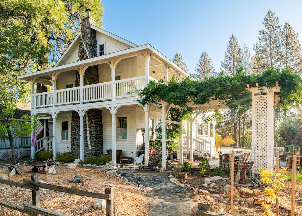 Inn at Sugar Pine Ranch — hotel in Groveland