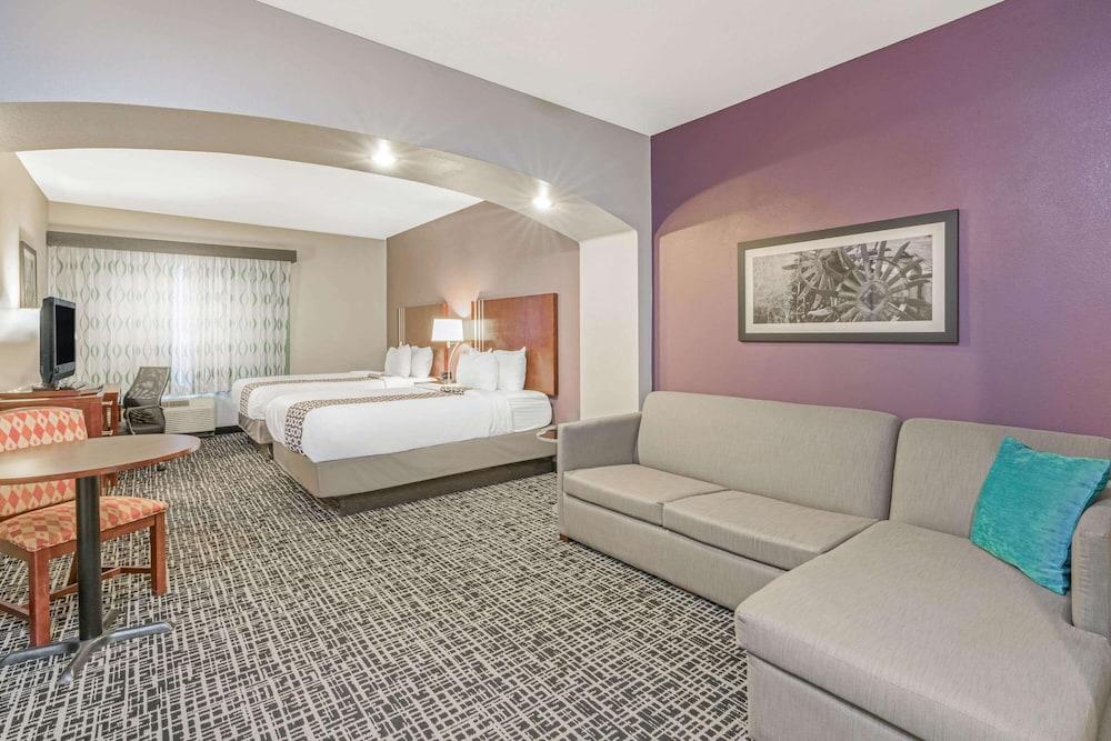 La Quinta Inn & Suites by Wyndham Oklahoma City -Yukon photo 15