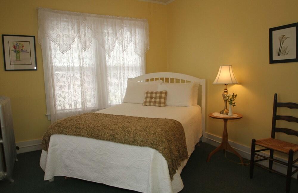 Fullerton Inn photo 12