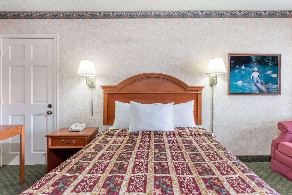 Days Inn by Wyndham Petersburg/South Fort Lee photo 15