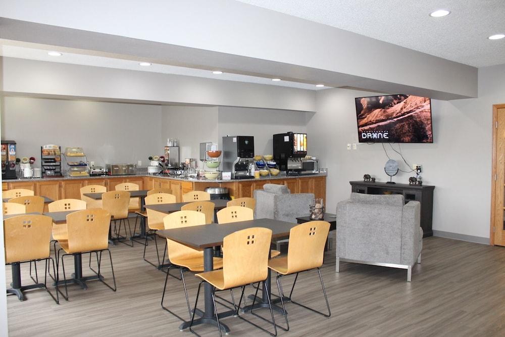 Reston Inn & Suites photo 56