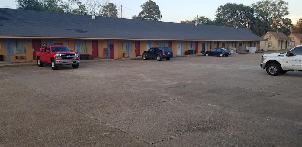 Budget Inn Magnolia photo 6