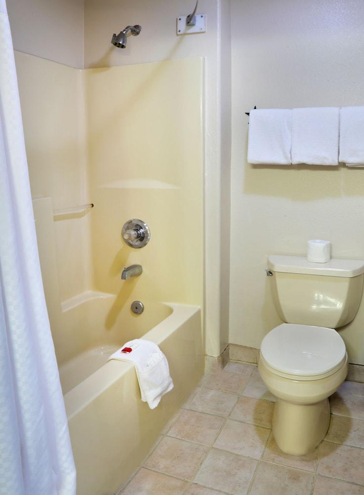 Days Inn & Suites by Wyndham Llano photo 30
