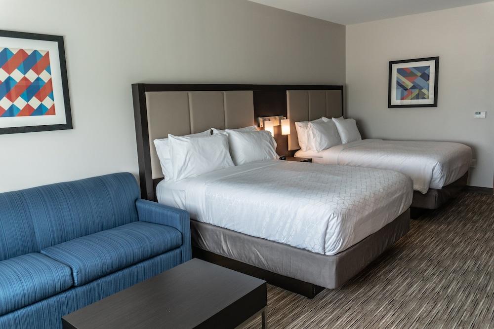 Holiday Inn Express & Suites Birmingham - Homewood by IHG photo 32