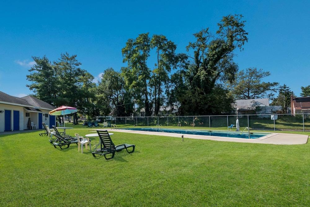 Rodeway Inn Brooklawn photo 33