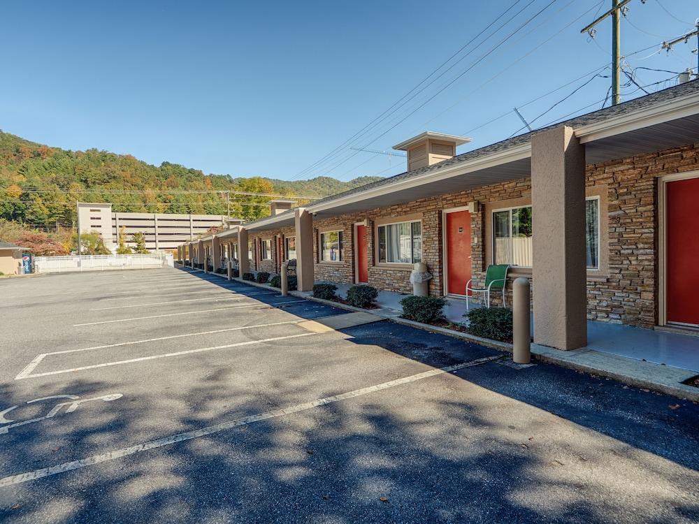 Cherokee Grand Hotel photo 26