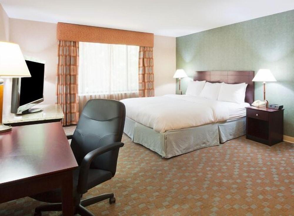 Hampton Inn Glendale Milwaukee, WI photo 3
