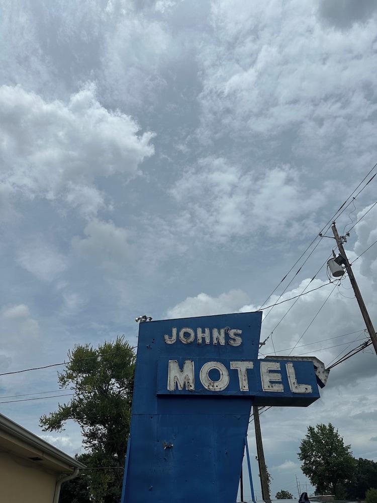 johns motel photo 9